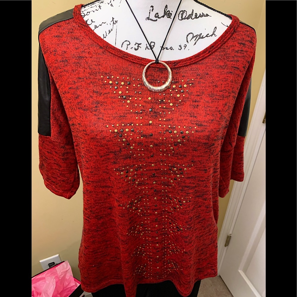 🍓2/$10 😃or 🫐5/20‼️ NWT Stud Radiant Red lovely top pleather shoulder shirt